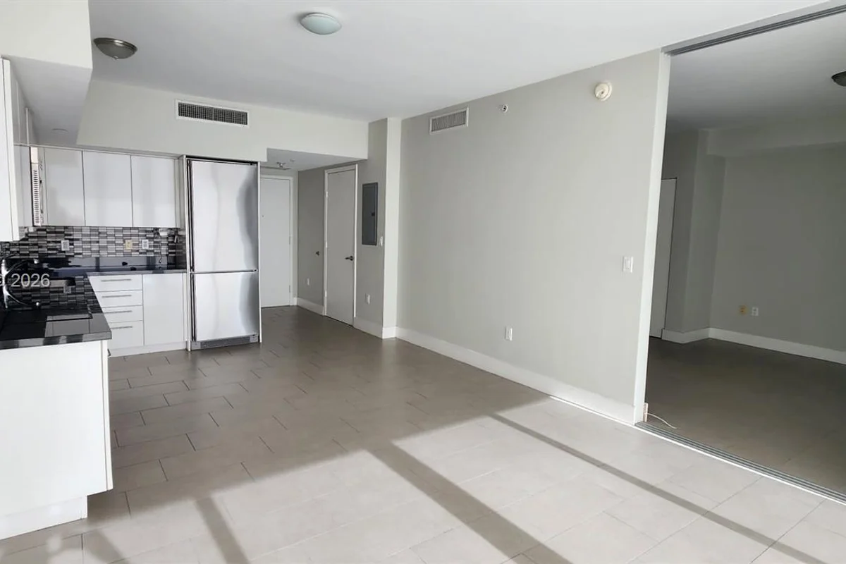 92 SW 3rd St #4308, Miami: photo 1 of 14