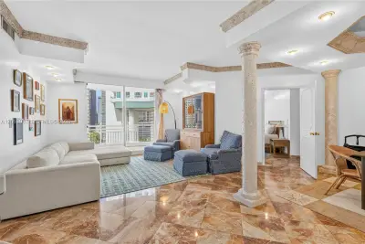 888 Brickell Key Dr #1600, Miami: photo 1 of 38
