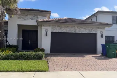 4321 SW 173rd Ave, Miramar: photo 1 of 28