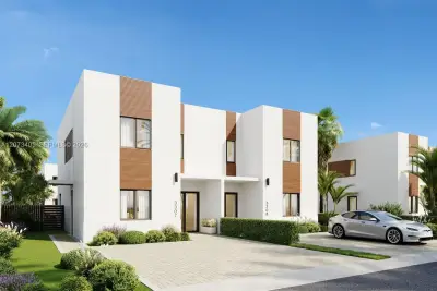 11321 NE 3rd Ave, Miami Shores: photo 1 of 26