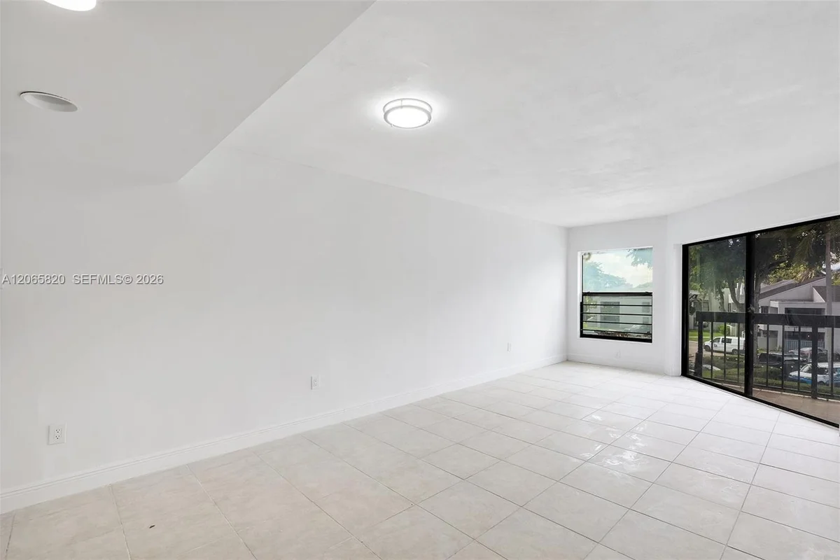 13255 SW 88th Ln #302-CS, Miami: photo 1 of 28
