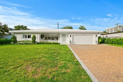 2519 NE 8th St, Fort Lauderdale: photo 1 of 71