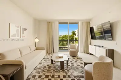 1611 SW 2nd Ave #301, Miami: photo 1 of 27