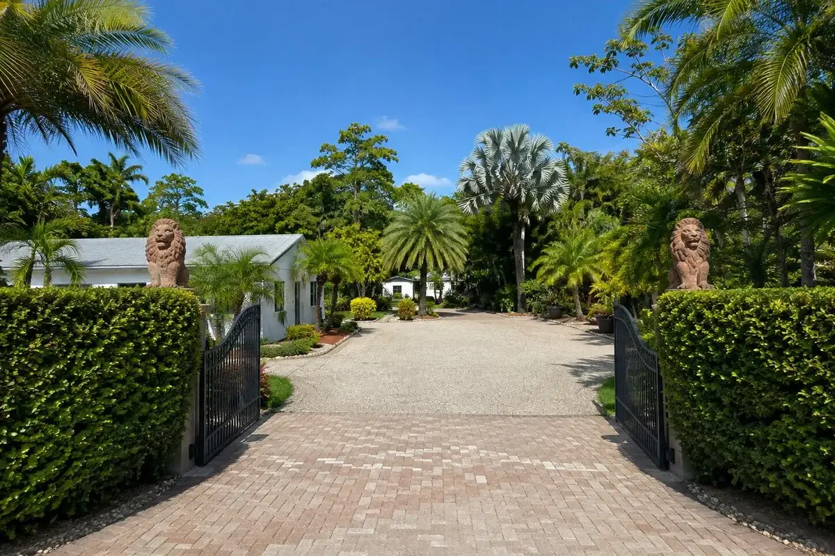 2659 W G Rd W, Loxahatchee: photo 1 of 20