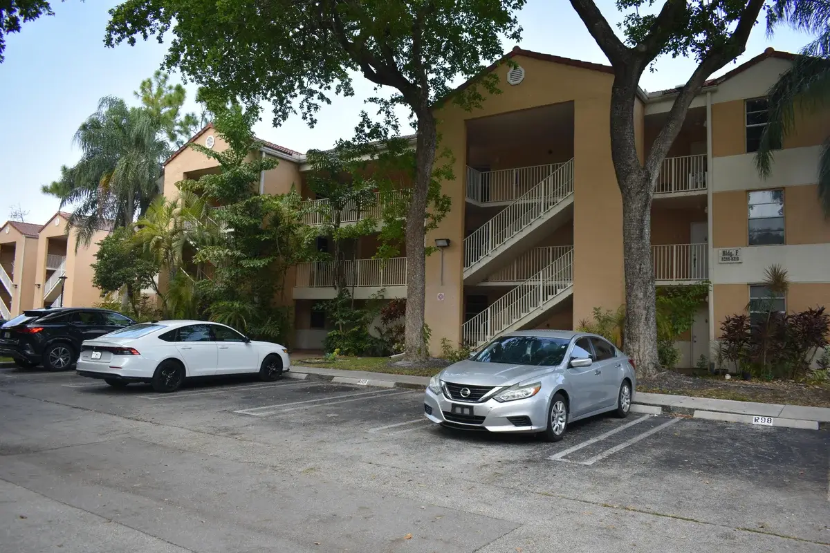 8298 NW 24th St, Coral Springs: photo 1 of 16