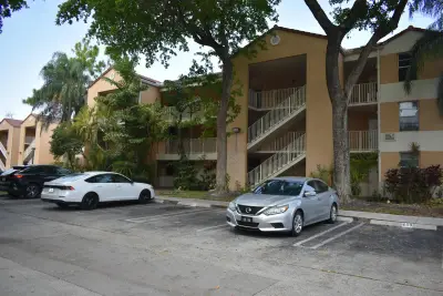8298 NW 24th St, Coral Springs: photo 1 of 16
