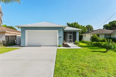 6855 4th St, Jupiter: photo 1 of 31