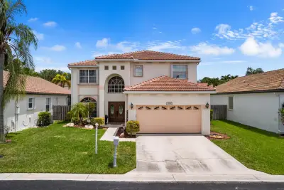 3090 Bayberry Way, Margate: photo 1 of 41