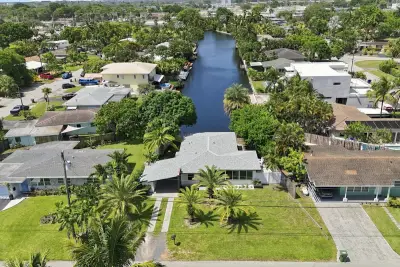 35 NE 29th St, Wilton Manors: photo 1 of 45