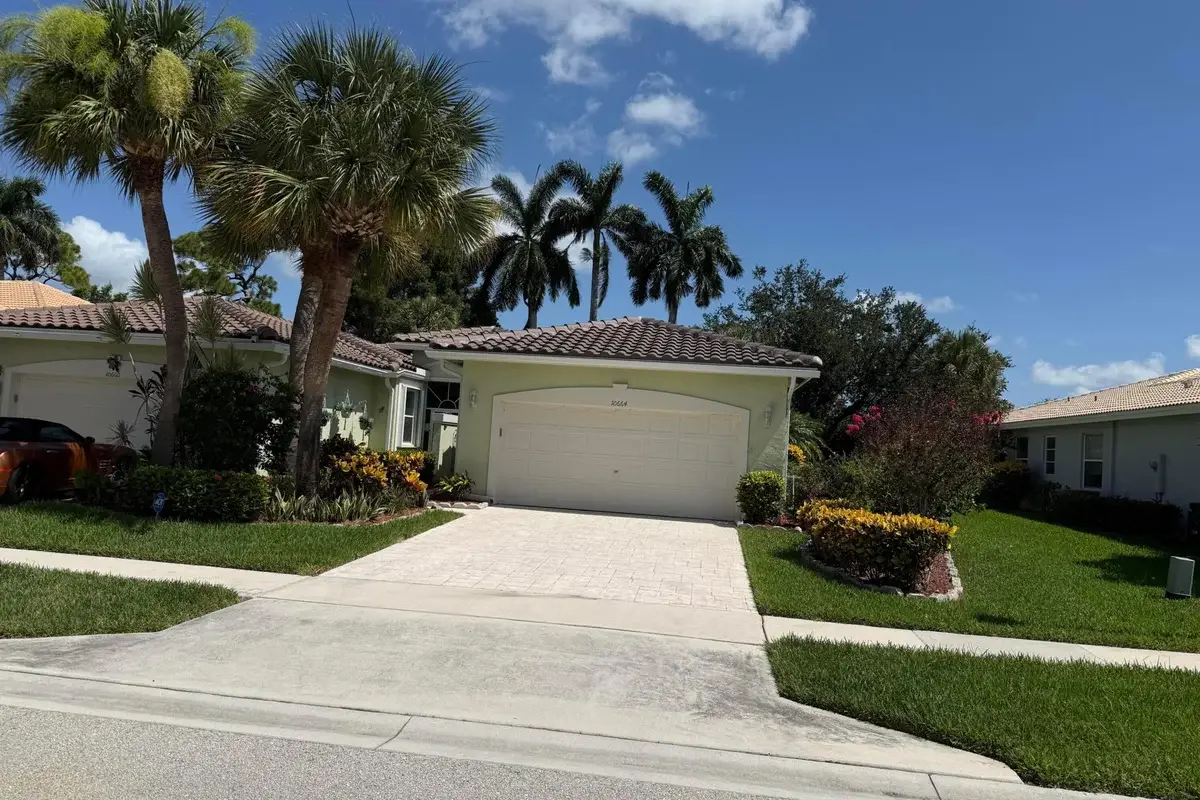 10664 Royal Caribbean Cir, Boynton Beach: photo 1 of 28