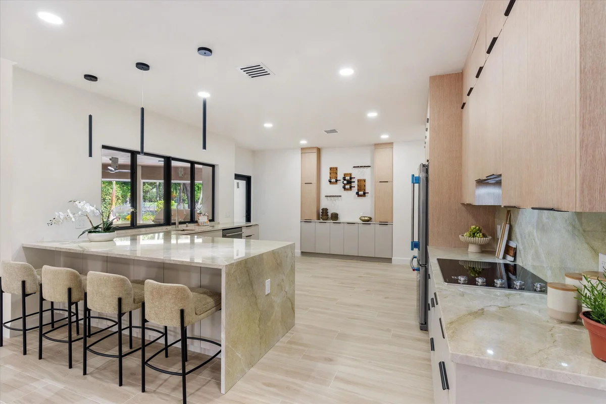 460 Glenbrook Dr, Atlantis: photo 1 of 67