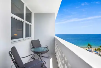 4250 Galt Ocean Dr #10D, Fort Lauderdale: photo 1 of 34