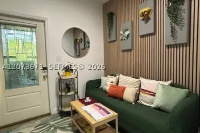 8220 NE 1st Pl #2B, Miami: photo 1 of 11