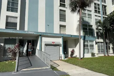 17560 Atlantic Blvd #405, Sunny Isles Beach: photo 1 of 6