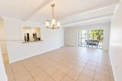 15761 SW 137 Ave #202, Miami: photo 1 of 32