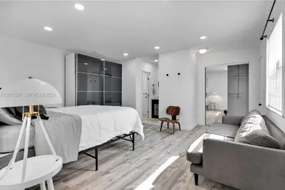 1510 Normandy #B, Miami Beach: photo 1 of 6