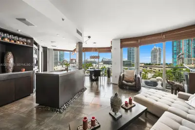110 Washington Ave #1709, Miami Beach: photo 1 of 25