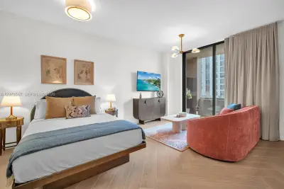 2700 NW 2 Ave #245, Miami: photo 1 of 30