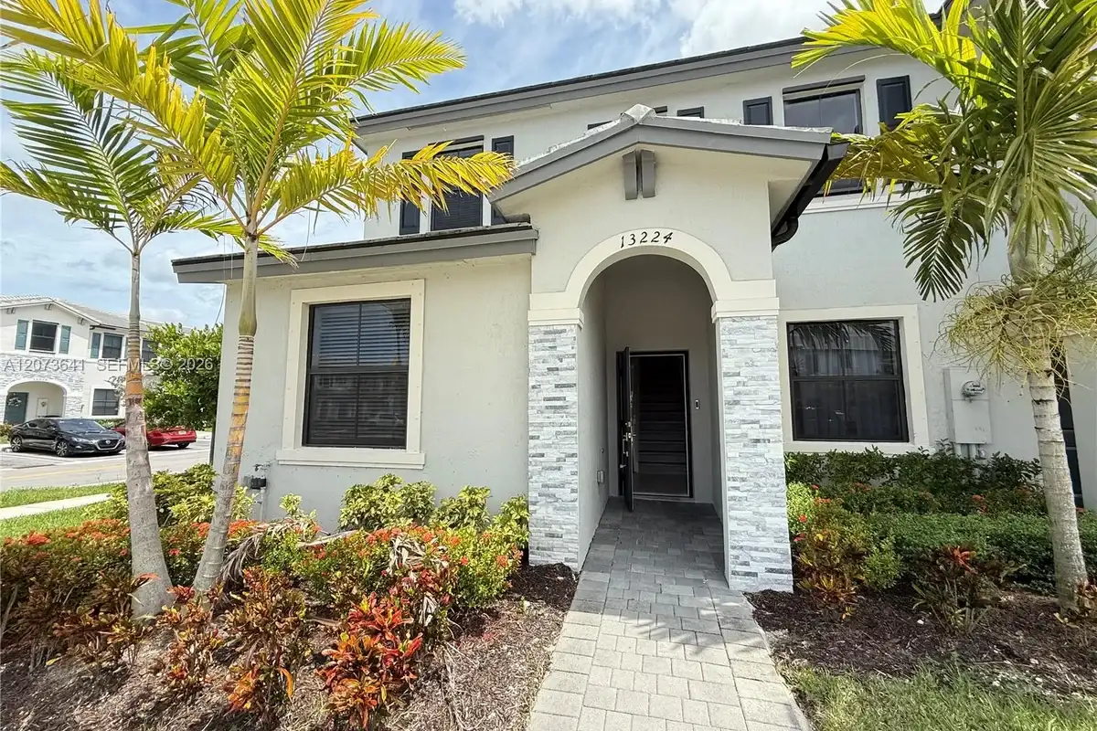 13224 SW 286th St, Homestead: photo 1 of 15