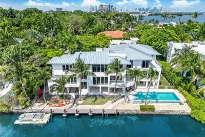 3835 Carole Ct, Miami: photo 1 of 46