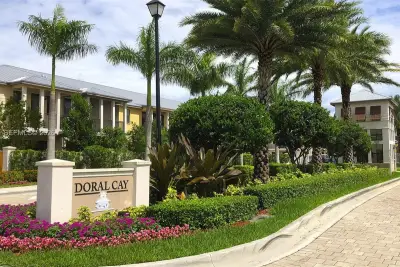 5930 NW 104th Path, Doral: photo 1 of 22
