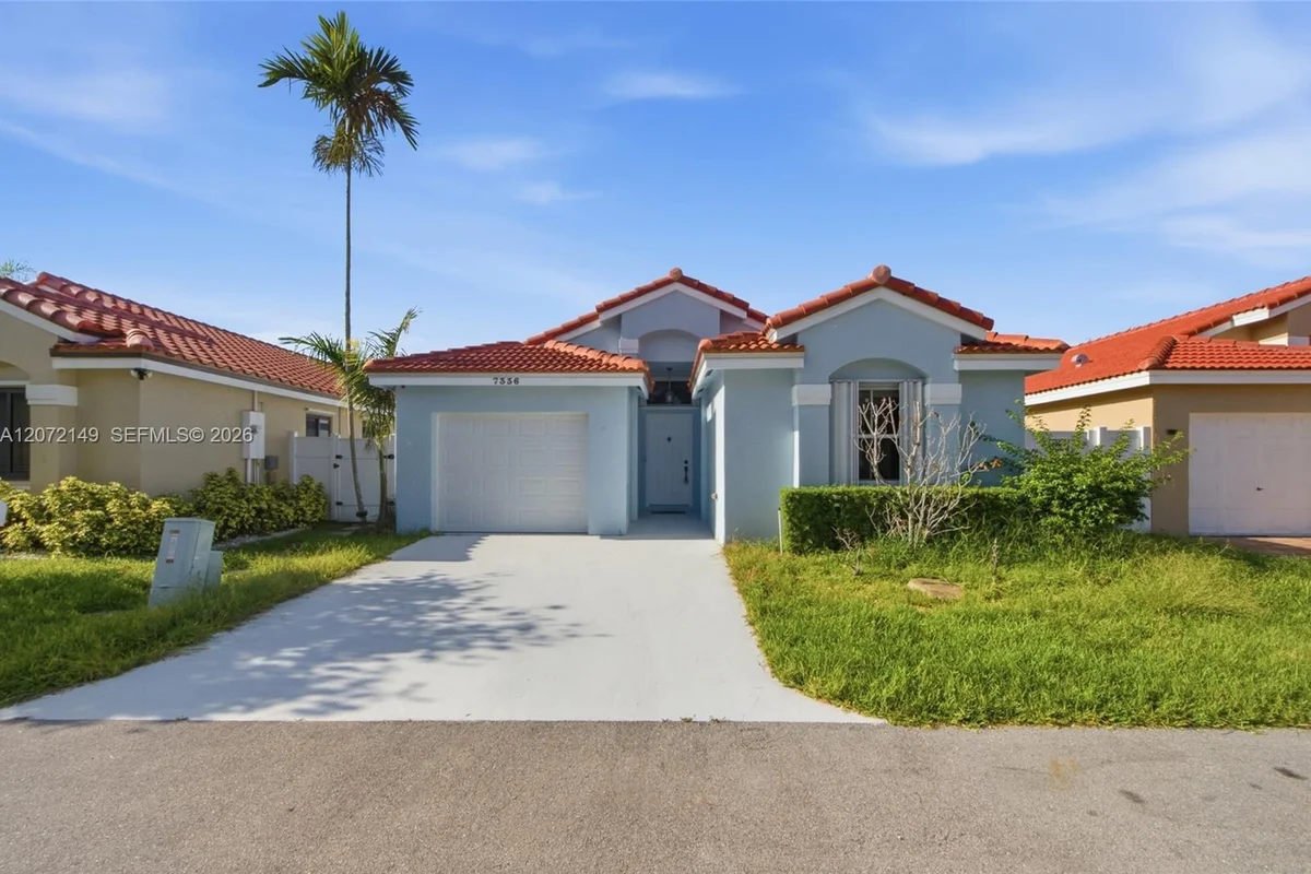 7336 Granada Way, Margate: photo 1 of 35