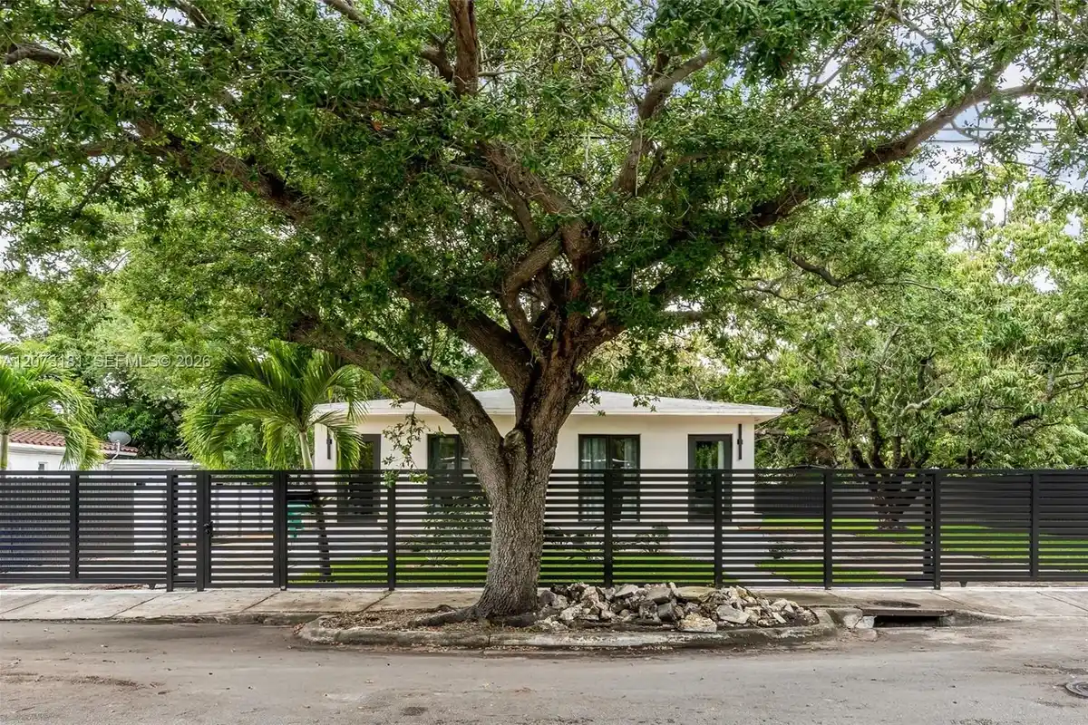 5510 NW 1st Ave, Miami: photo 1 of 17