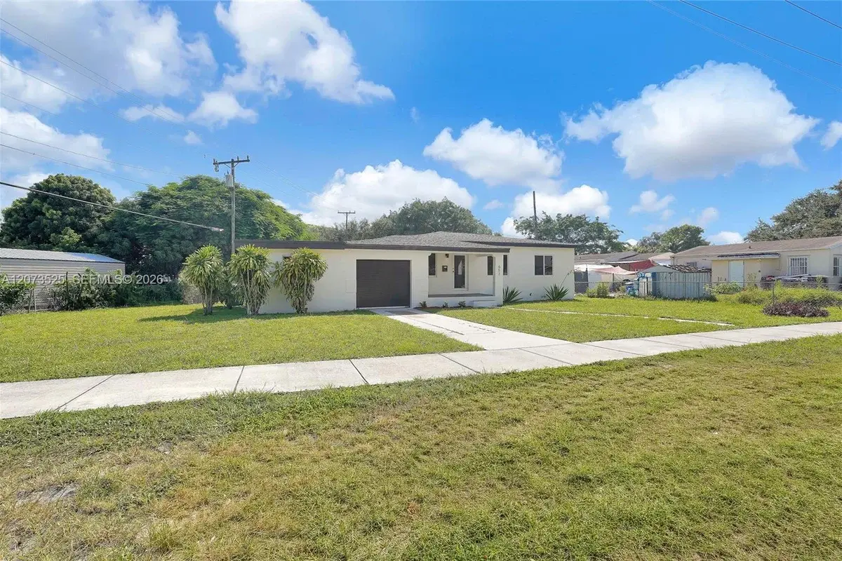 657 Ahmad St, Opa-locka: photo 1 of 16