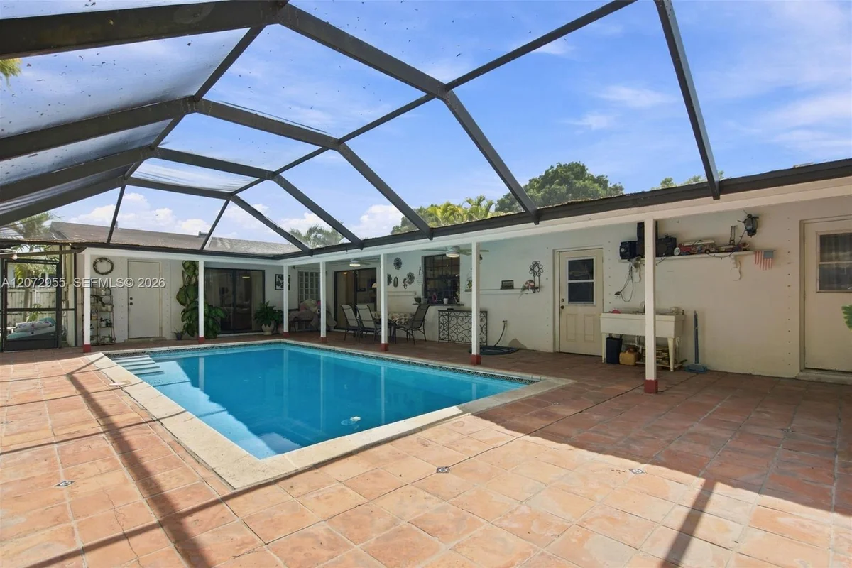 20001 Ranch Rd, Cutler Bay: photo 1 of 36