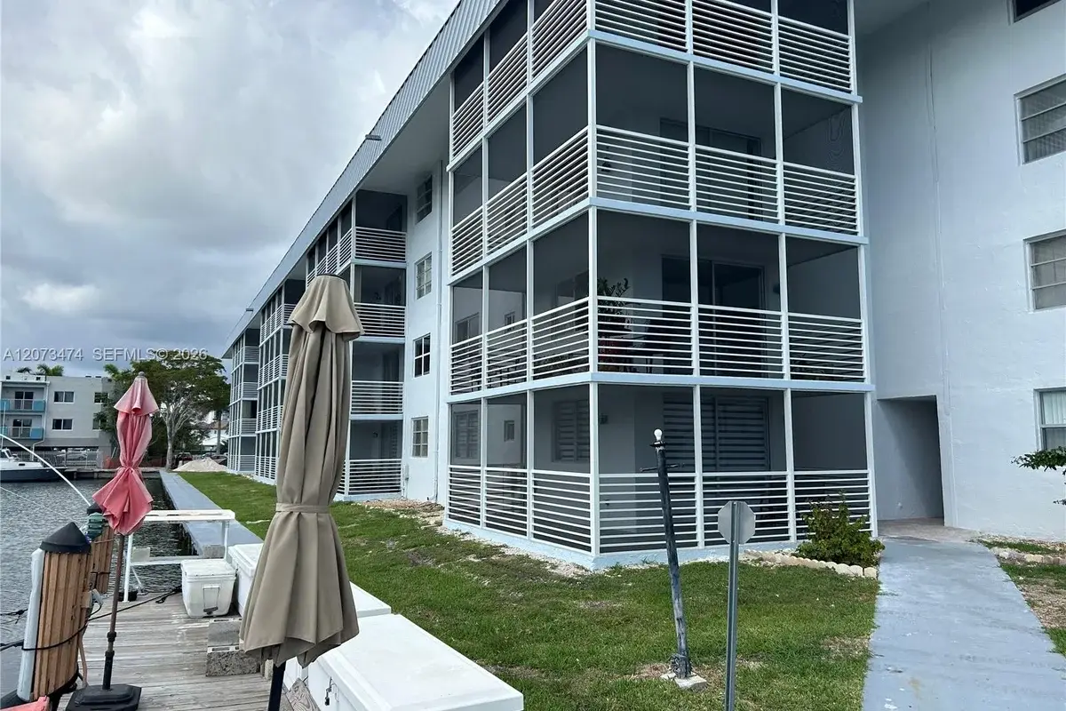 3550 NE 169th St #304, North Miami Beach: photo 1 of 36