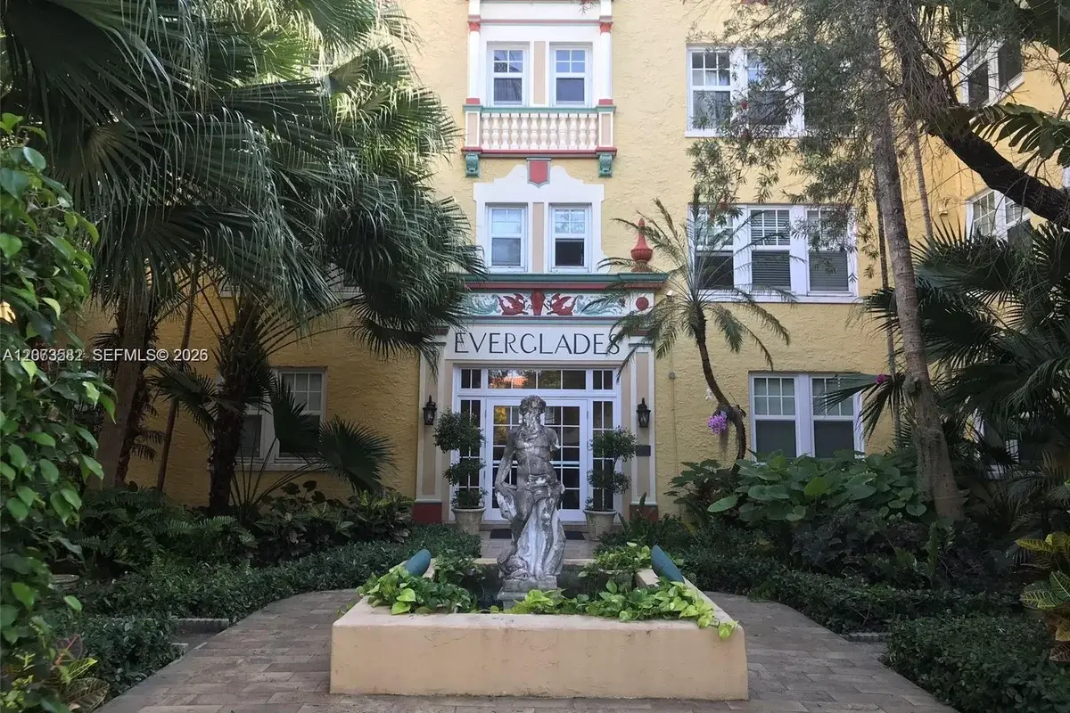 536 14th St #311, Miami Beach: photo 1 of 22