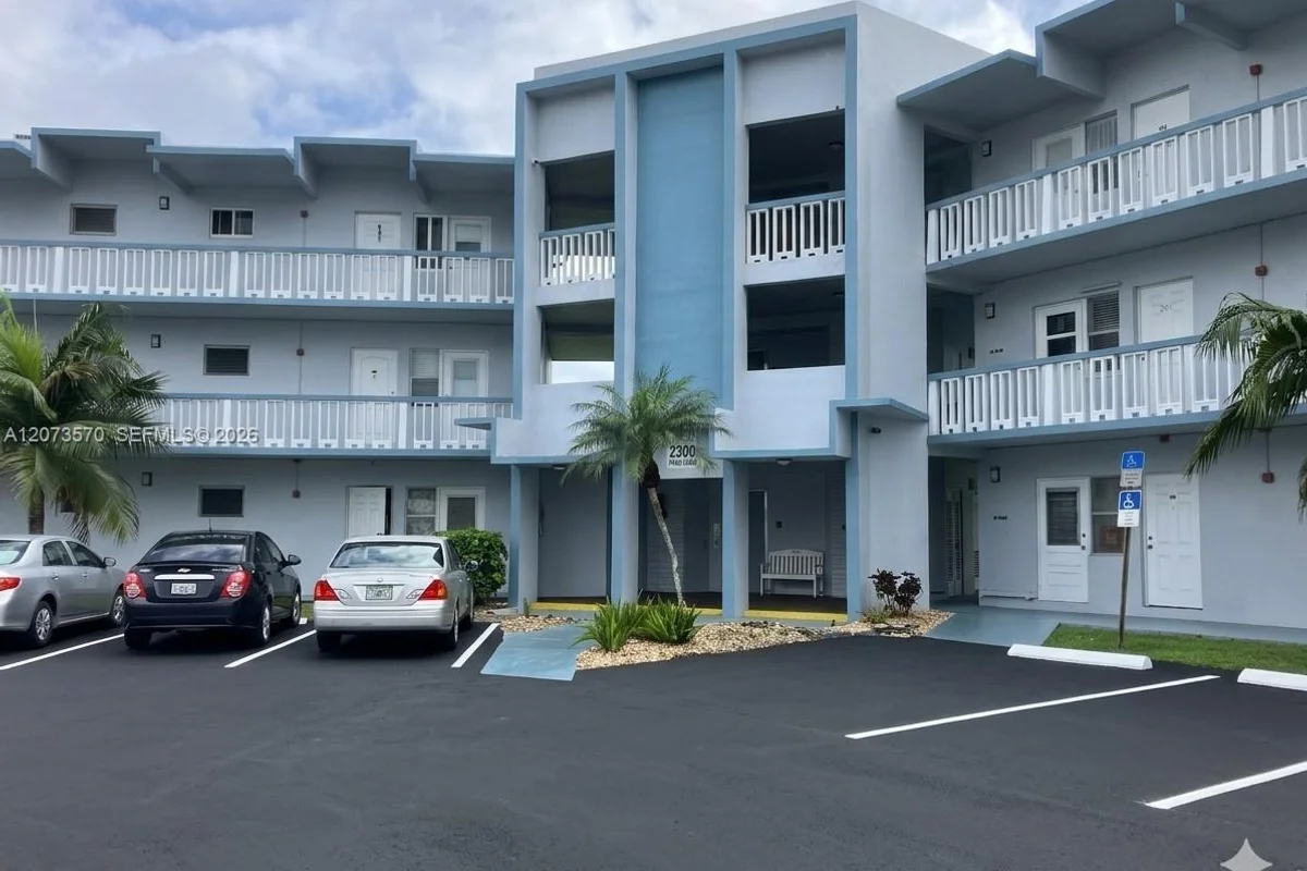 2300 Park Ln #203, Hollywood: photo 1 of 37