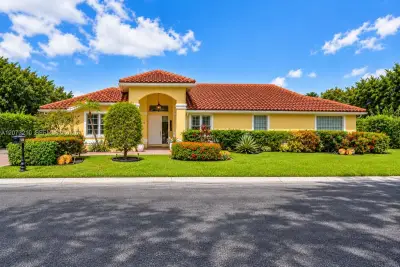 1090 SW 156th Ave, Pembroke Pines: photo 1 of 41