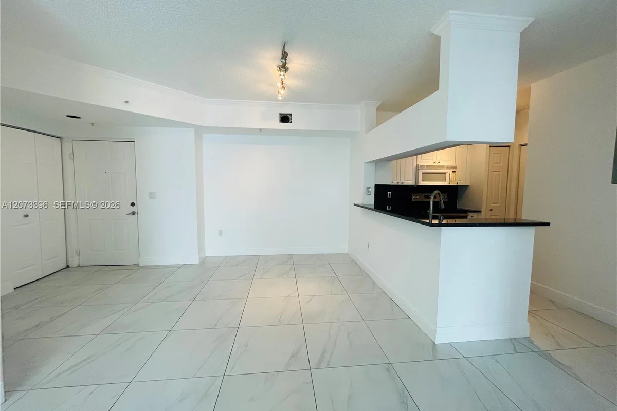 17150 N Bay Rd #2902, Sunny Isles Beach: photo 1 of 40