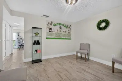 199 SW 12th Ave #415B, Miami: photo 1 of 43