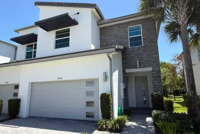 9028 Kingsmoor Way, Lake Worth: photo 1 of 30