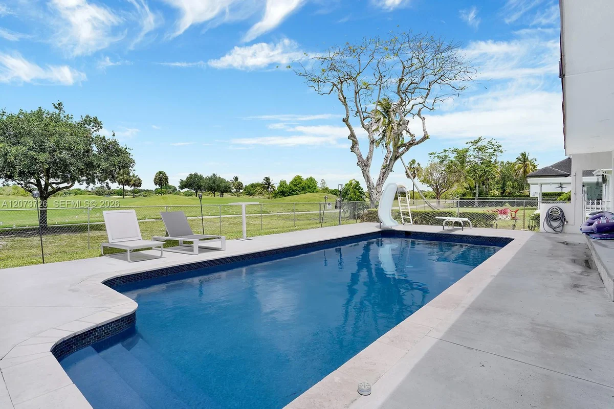 621 E Tropical Way, Plantation: photo 1 of 46