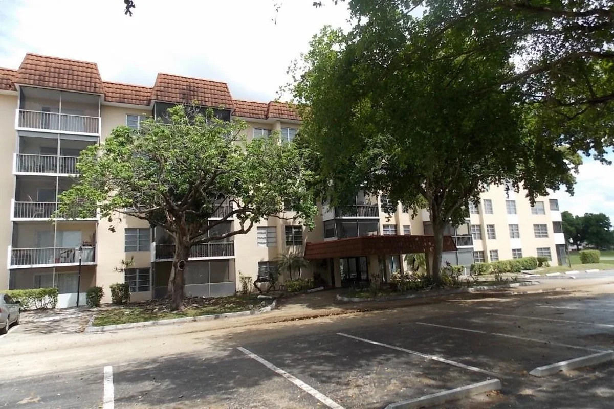 4158 Inverrary Dr #106, Lauderhill: photo 1 of 13