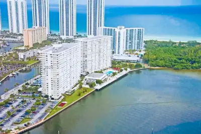 300 Bayview Dr #1707, Sunny Isles Beach: photo 1 of 31