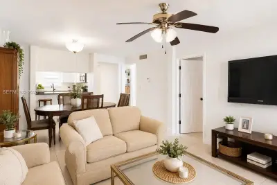 19771 SW 114th Ave #126, Miami: photo 1 of 12