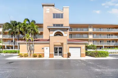 12511 Imperial Isle Dr #205, Boynton Beach: photo 1 of 56