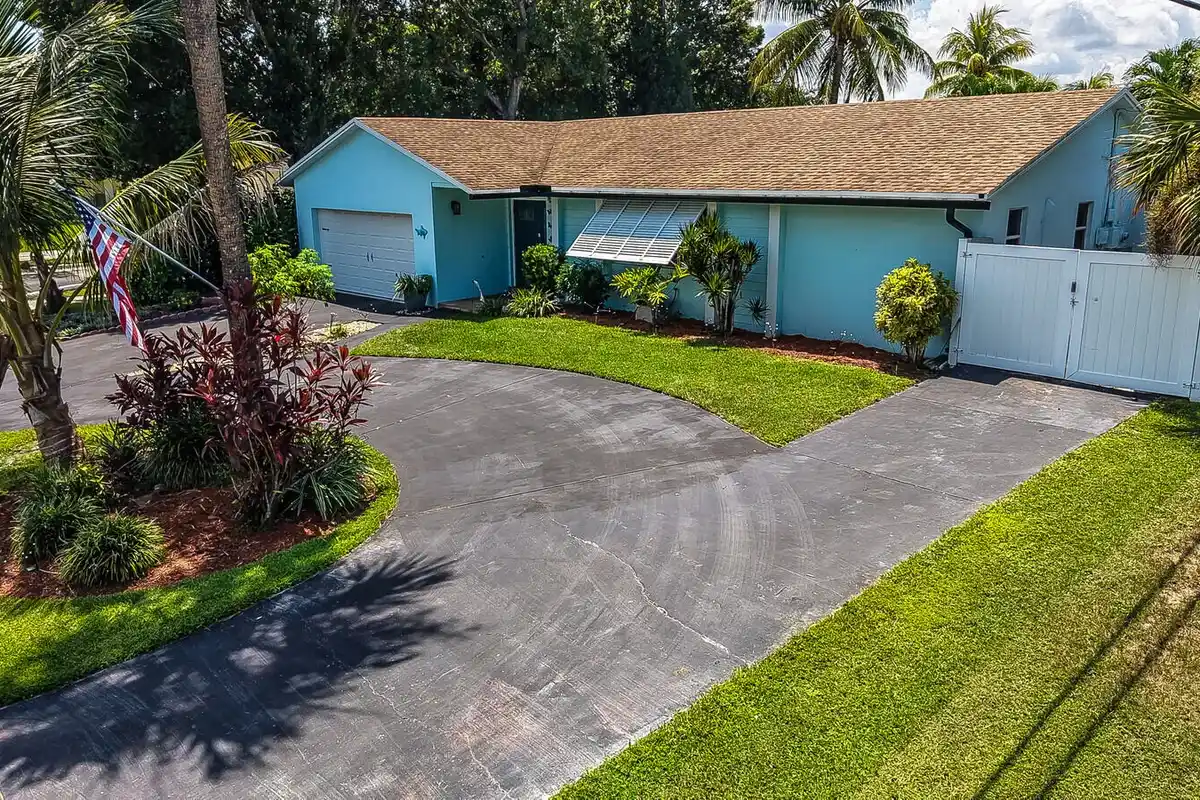 10015 Daisy Ave, Palm Beach Gardens: photo 1 of 50