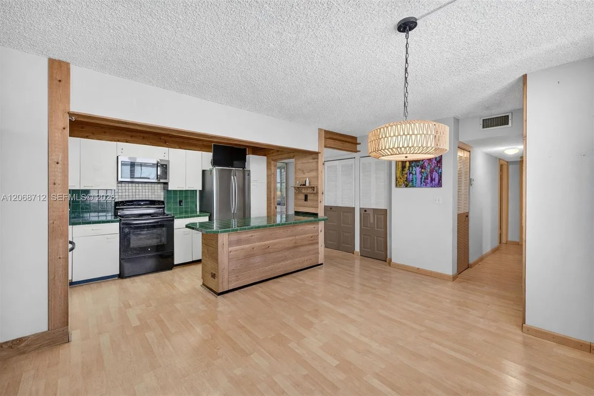 3350 NE 192nd St #5H-B, Aventura: photo 1 of 35