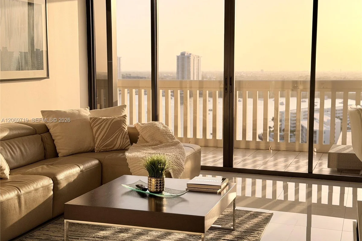1000 W Island Blvd #1911, Aventura: photo 1 of 67