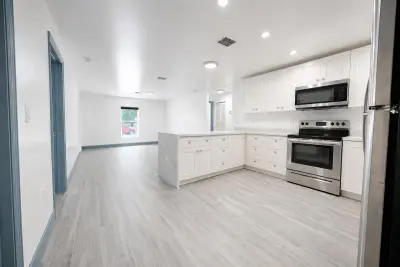 6234 NW 19th Ct, Miami: photo 1 of 13