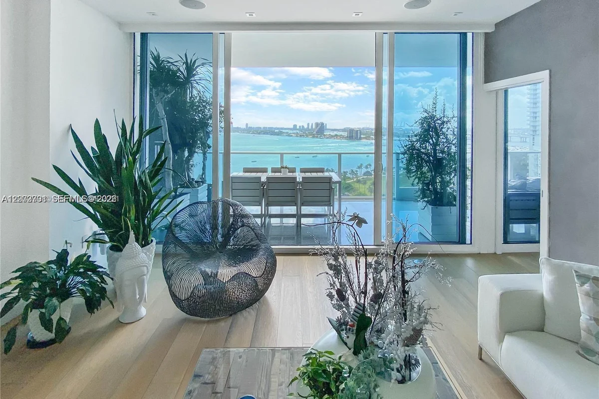 2020 N Bayshore Dr #1606, Miami: photo 1 of 18