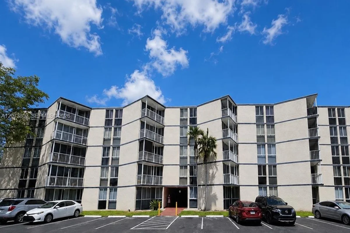 7075 NW 186th St #C208, Hialeah: photo 1 of 28