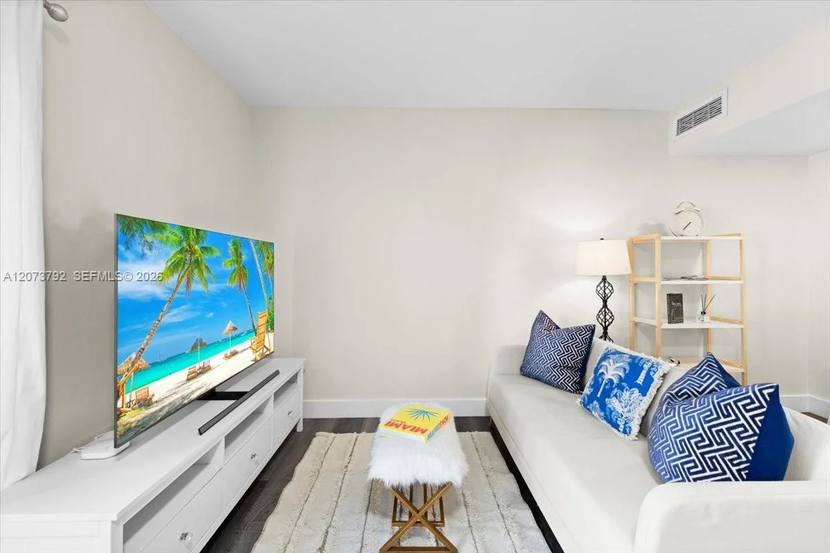 435 21st St #111, Miami Beach: photo 1 of 33