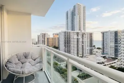 3000 S Ocean Dr #1218, Hollywood: photo 1 of 33