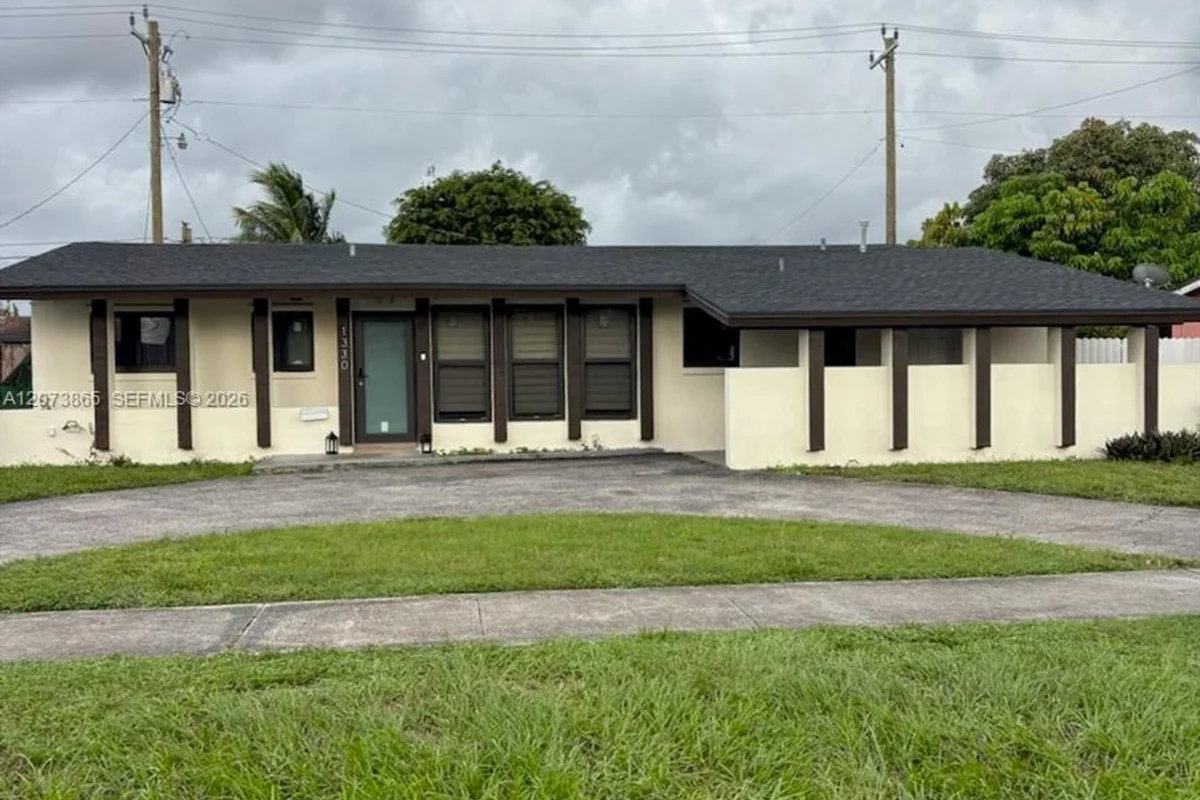 1330 NW 175th St, Miami Gardens: photo 1 of 13
